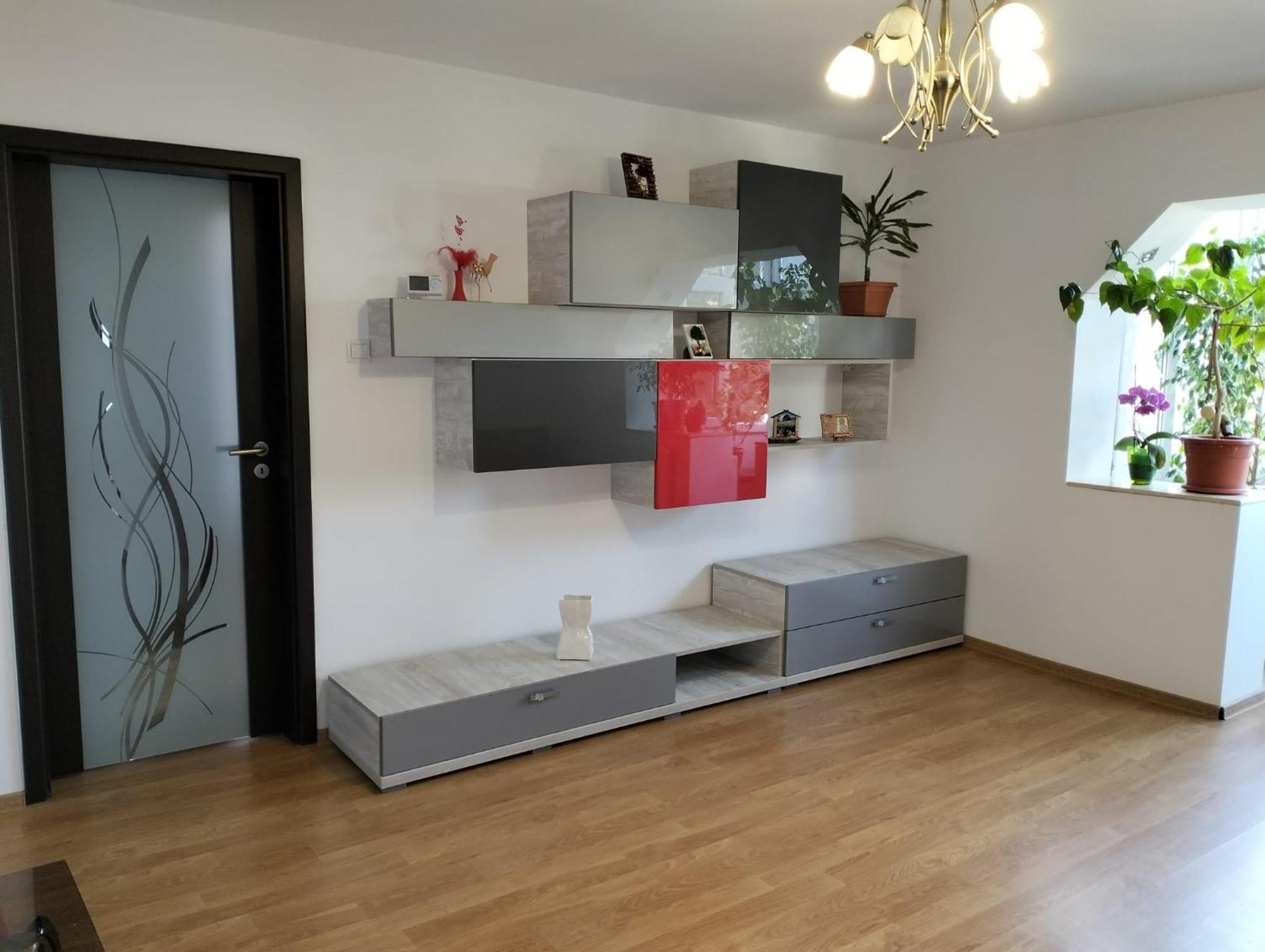 Apartament 3 Camere De Inchiriat クラヨーヴァ エクステリア 写真