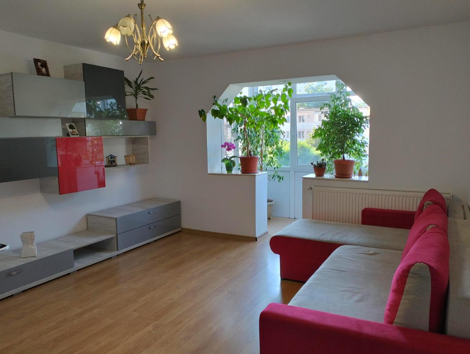 Apartament 3 Camere De Inchiriat クラヨーヴァ エクステリア 写真